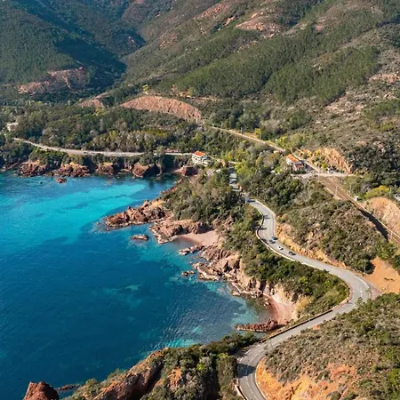 Cap Esterel Famille Multisports-2 Pieces Vue -jardin - Parking -climatisation- 5 Piscines Dont Chauffee Animations Petits Et Grands A Partir Du 04 Avril Au 02 Novembre