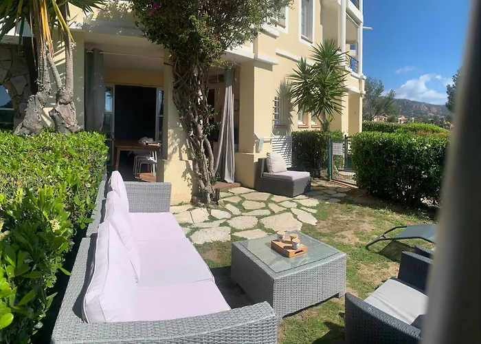 شقة Cap Esterel Famille - Multisports- Appartement 4 Personnes En Rez De Jardin - Vue Mer -Terrasse -Parking - *