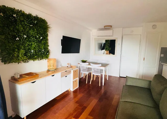 Cap Esterel Famille - Multisports- Appartement 4 Personnes En Rez De Jardin - Vue Mer -Terrasse -Parking - *