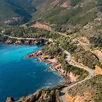 Cap Esterel Famille - Multisports- 4 Personnes En Rez De Jardin - Vue -terrasse -parking -