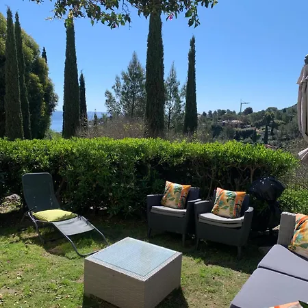 Nature Et Decouvertes Cap Med Piscines Decouvertes Chauffees Saint-Raphael (Var)