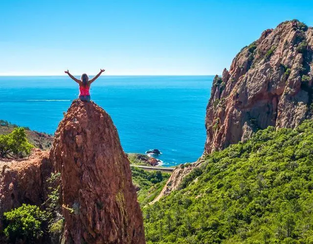 Διαμέρισμα Cap Esterel Famille - Multisports- Appartement 4 Personnes En Rez De Jardin - Vue Mer -Terrasse -Parking - Saint-Raphaël